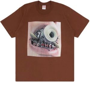 Supreme brand tee shirt BRAND NeW